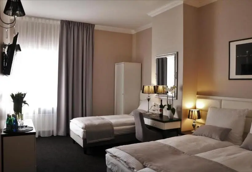 Superior Kolmen Hengen Huone, Villa Casino