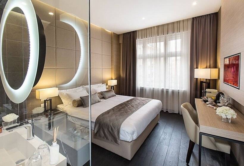 سوییت جونیور, Dominic Smart & Luxury Suites  Republic Square