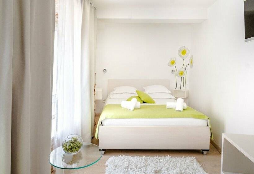 舒适型房间, Palace Tartaglia