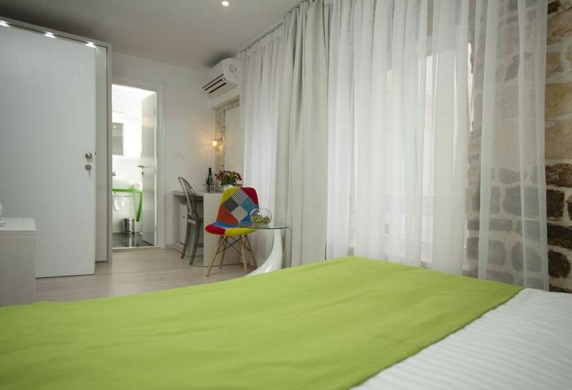 舒适型房间, Palace Tartaglia