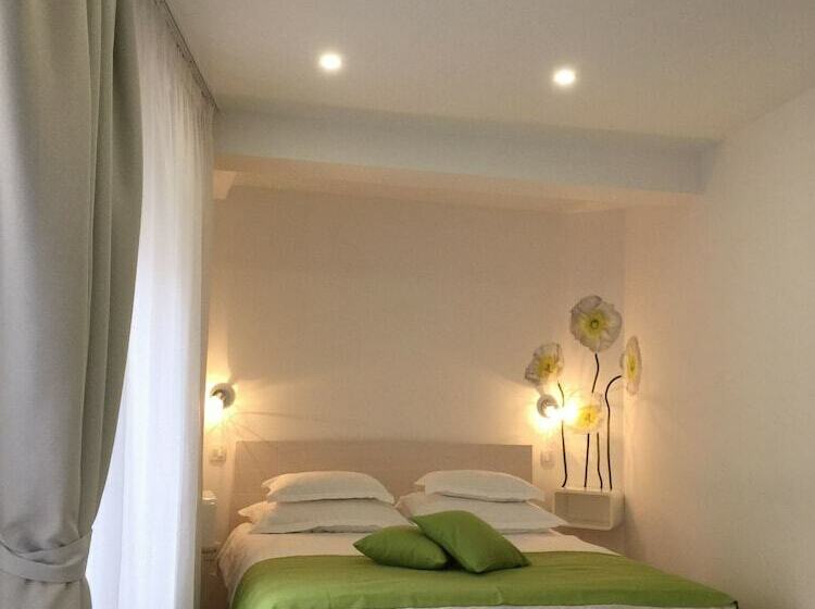 舒适型房间, Palace Tartaglia