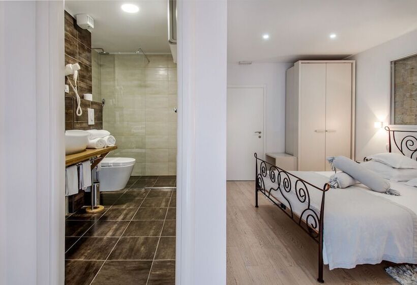 标准间, Palace Tartaglia