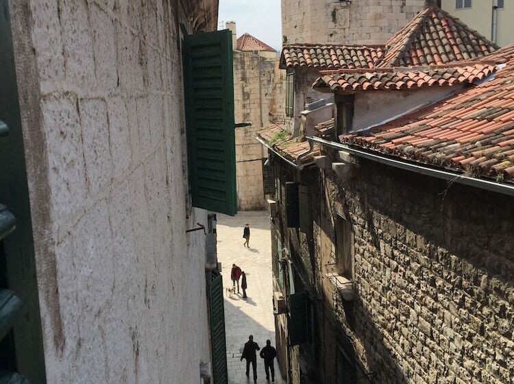 标准间, Palace Tartaglia