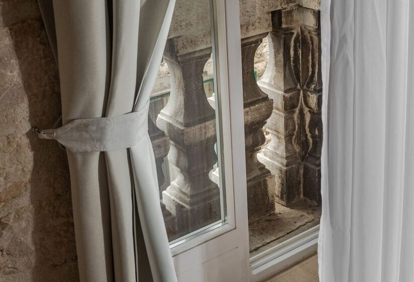 标准间, Palace Tartaglia