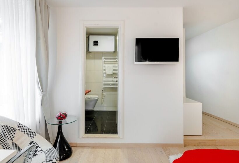 舒适型房间, Palace Tartaglia