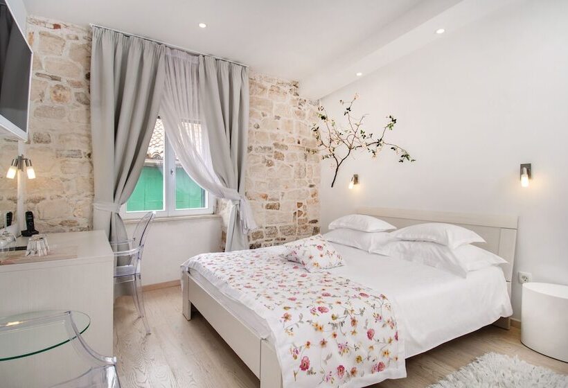 豪华房间, Palace Tartaglia