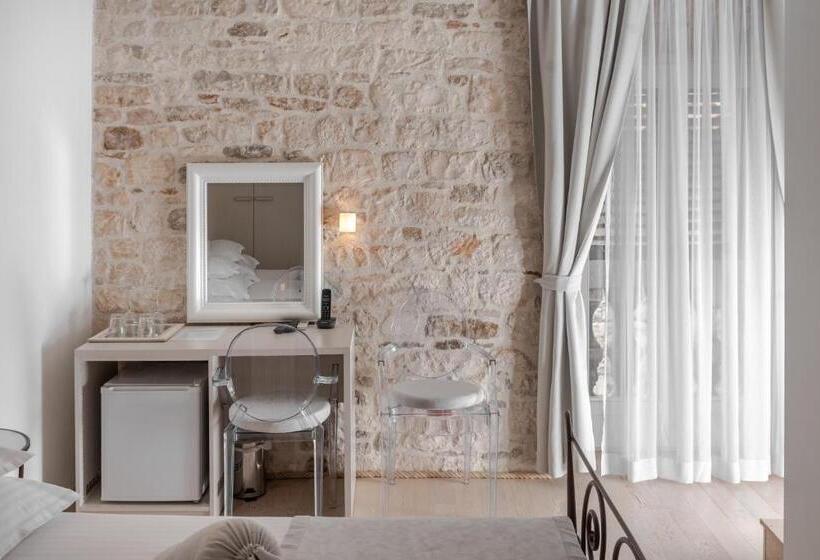 Quarto Estandar, Palace Tartaglia