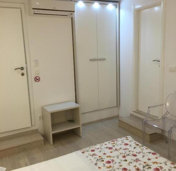 舒适型房间, Palace Tartaglia