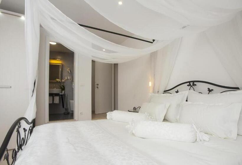 Quarto Deluxe, Palace Tartaglia