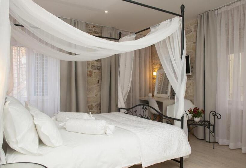 豪华房间, Palace Tartaglia