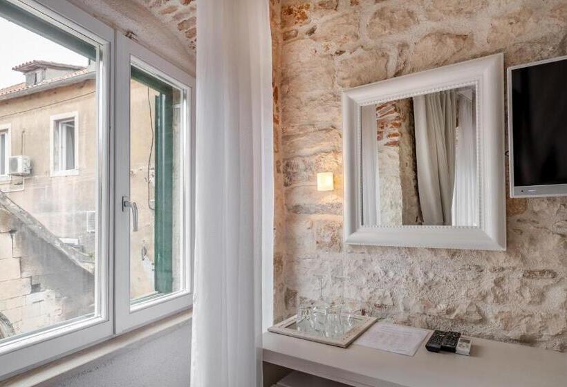 豪华房间, Palace Tartaglia