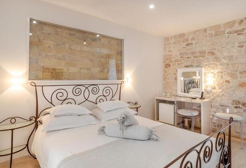 Quarto Estandar, Palace Tartaglia