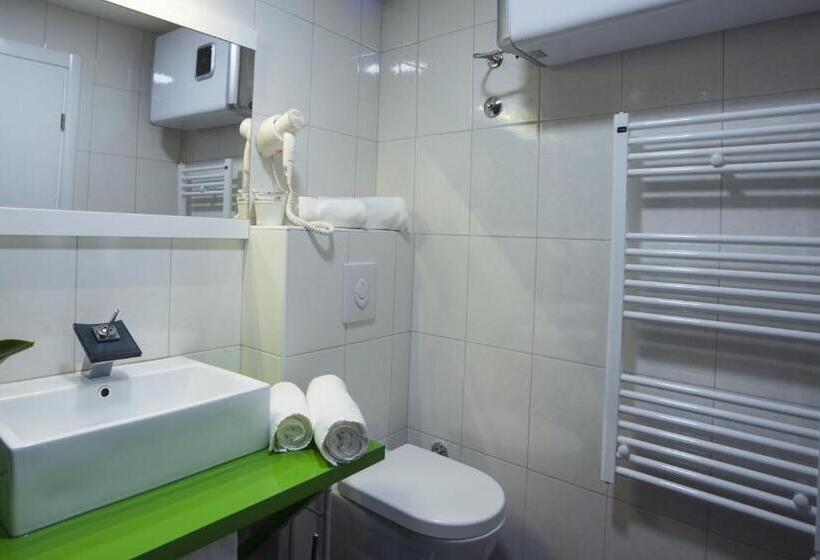 标准间, Palace Tartaglia