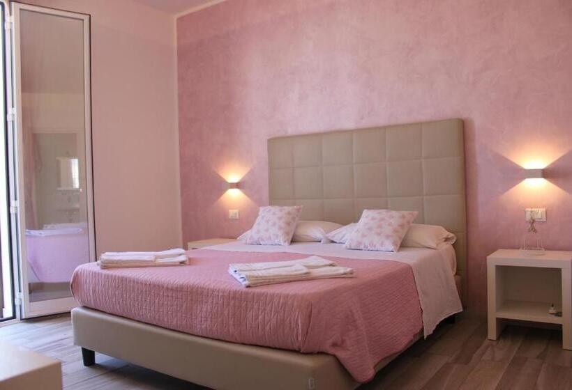 Трехместный Номер Стандарт с Балконом, B&b Selene