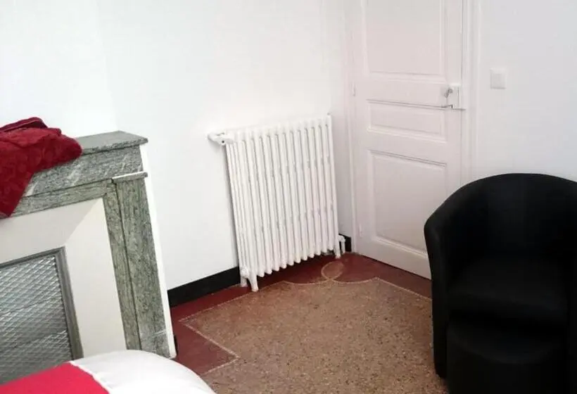 اتاق استاندارد با سرویس بهداشتی مشترک, Le Clos Chez Michel