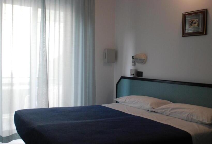 バルコニー付きスタンダードルーム, Caravelle