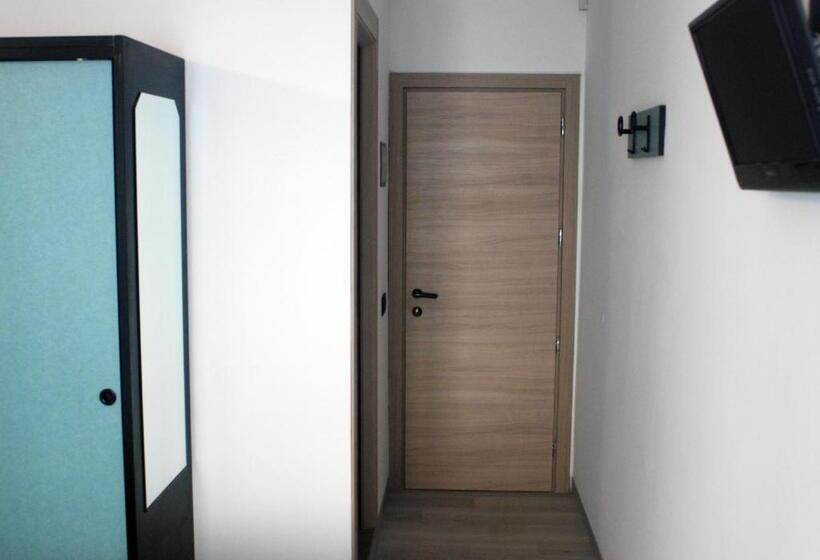 バルコニー付きスタンダードルーム, Caravelle