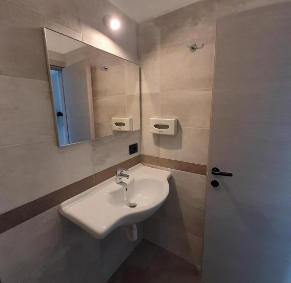 バルコニー付きシングルスタンダードルーム, Caravelle