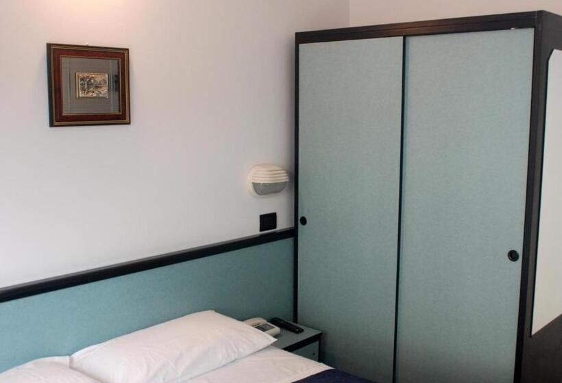 スタンダードルーム, Caravelle