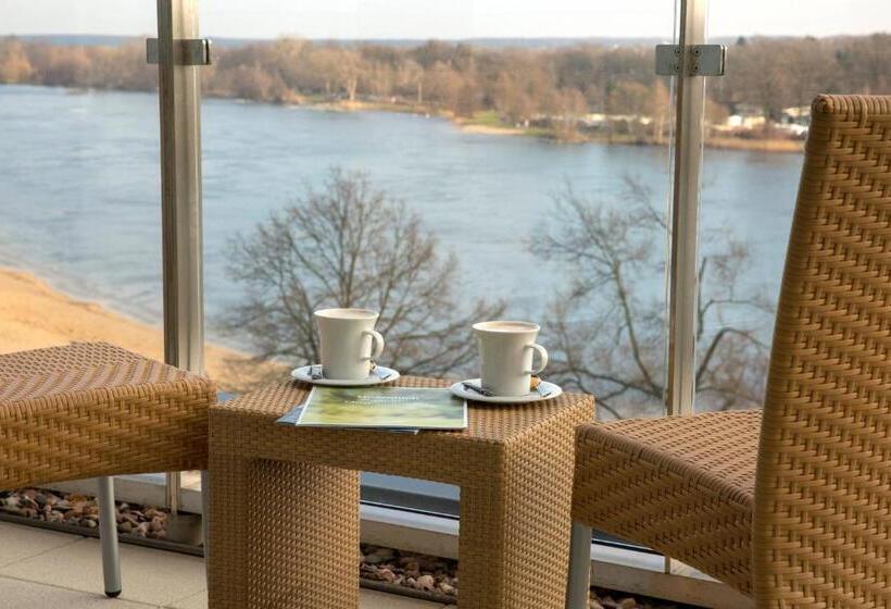 Люкс с Балконом, Courtyard By Marriott Wolfsburg