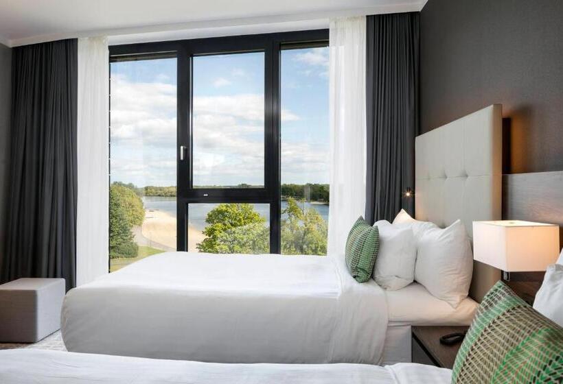 Номер Стандарт Вид на Озеро, Courtyard By Marriott Wolfsburg