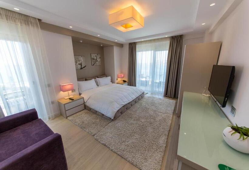 غرفة ديلوكس مطلّة علي البحر مزوَّدة بشُرفة, Demi