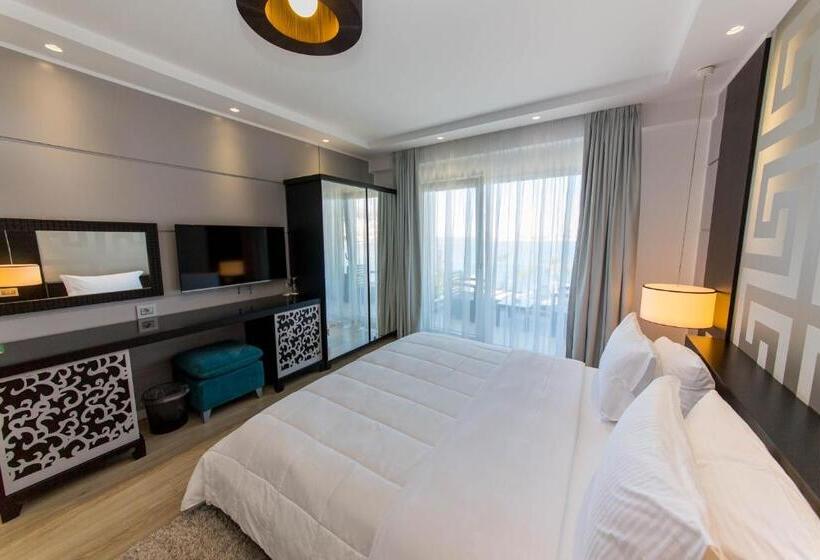 غرفة ديلوكس مطلّة علي البحر مزوَّدة بشُرفة, Demi