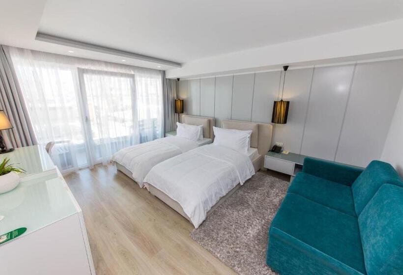 غرفة قياسية إطلالة جانبية علي البحر, Demi