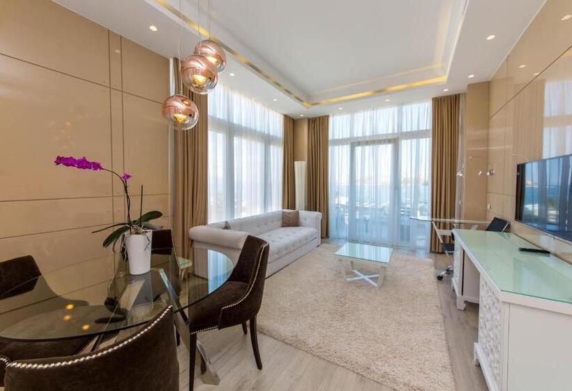 جناح سوبيريور مطل علي البحر, Demi