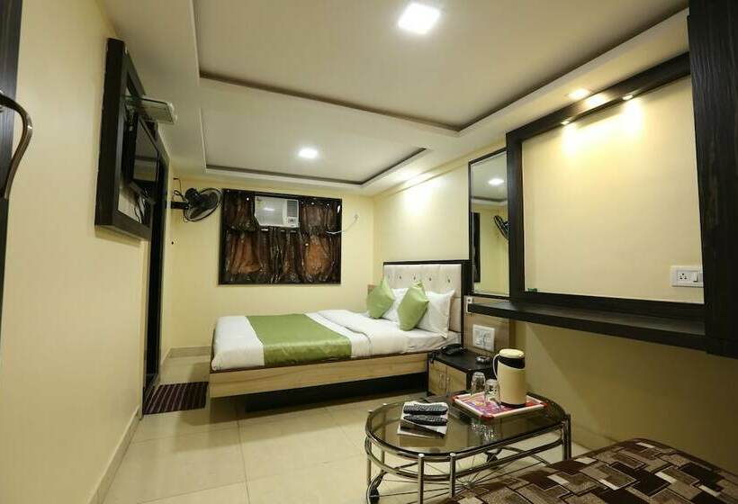 غرفة ديلوكس, Happyland