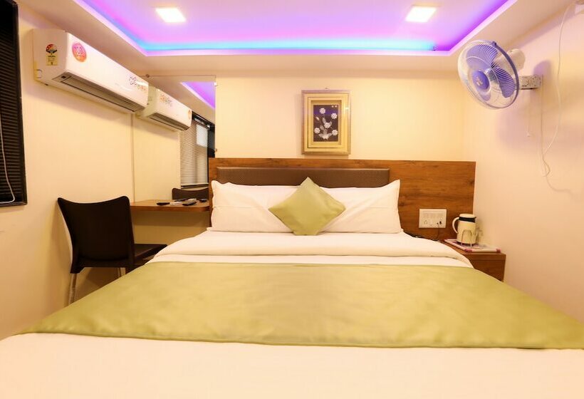 غرفة قياسية, Happyland