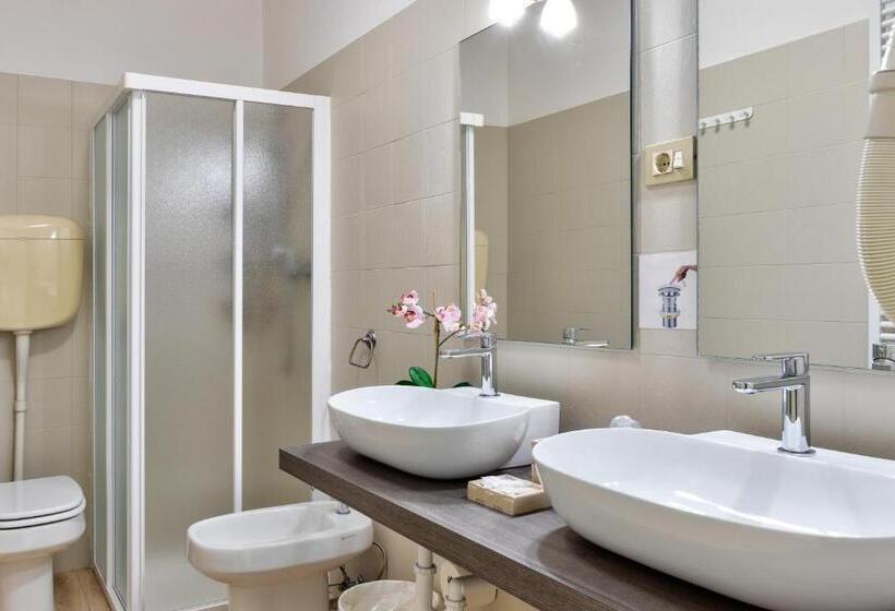 חדר סטנדרט עם מרפסת, Roma