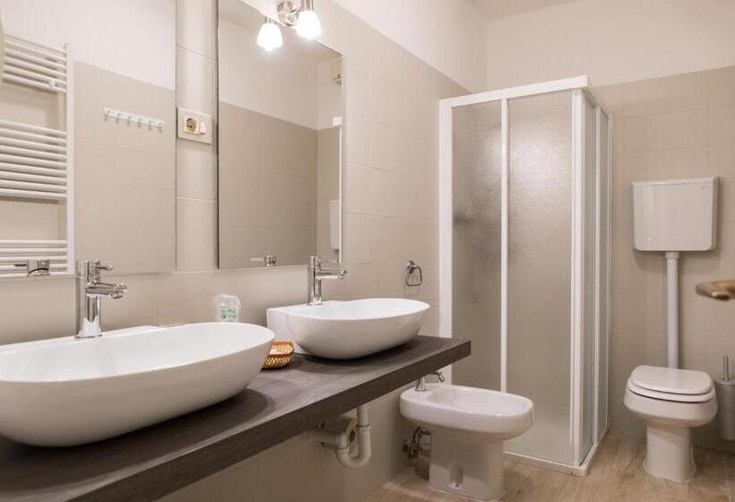 חדר סטנדרט עם מרפסת, Roma