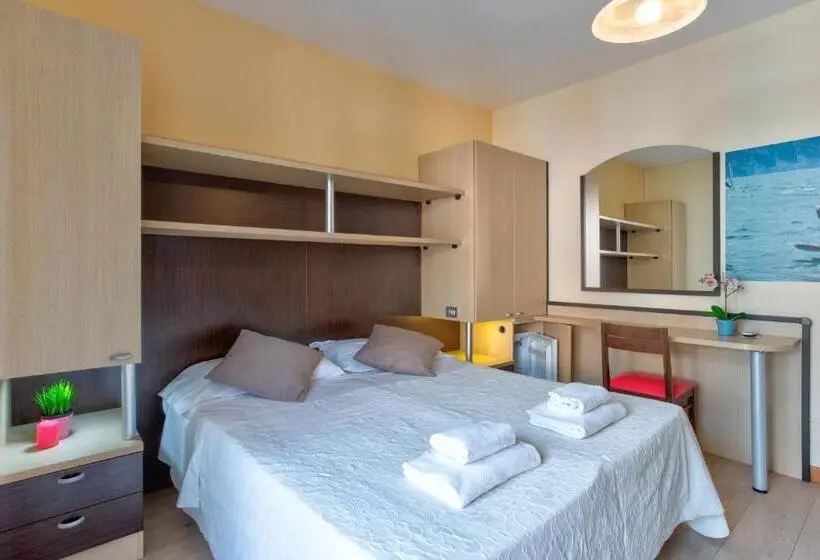 اتاق استاندارد با بالکن, Roma