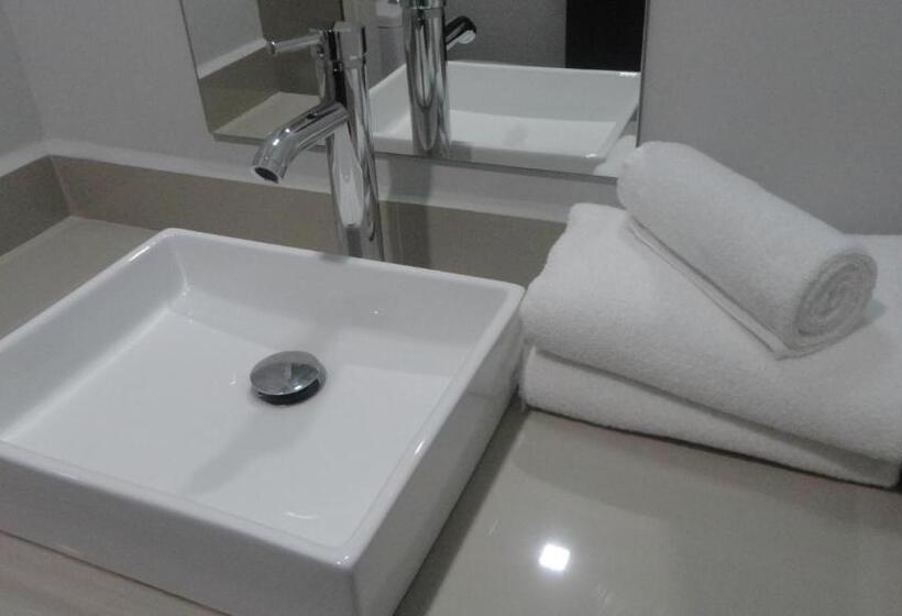 디럭스 룸, Tampico Express