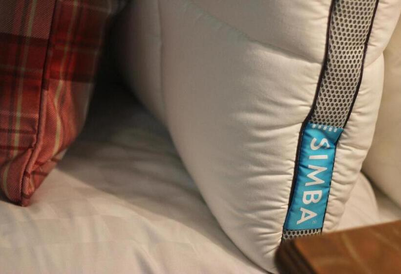 标准间, The Suffolk