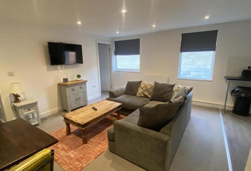 标准间, The Suffolk