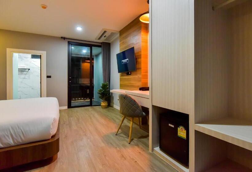 Superior Rum, U Rip Resort Phi Phi