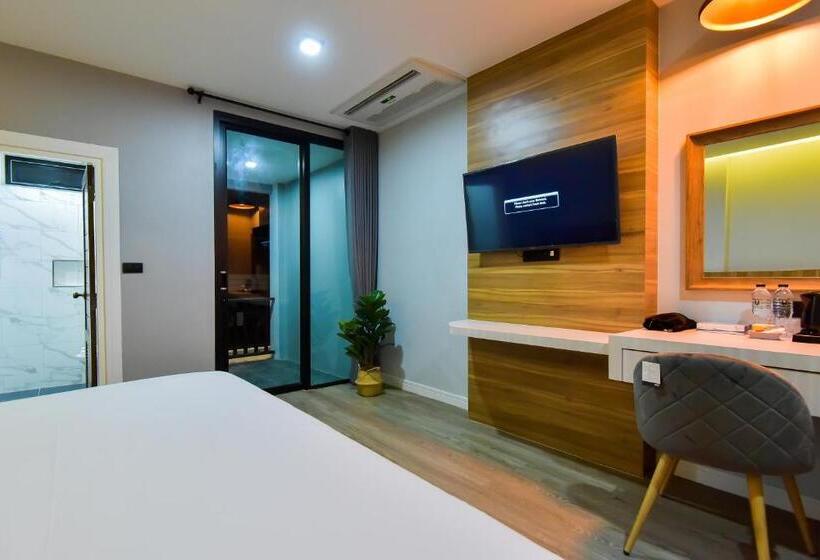 Superior Rum, U Rip Resort Phi Phi