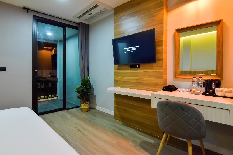 Superior Rum, U Rip Resort Phi Phi