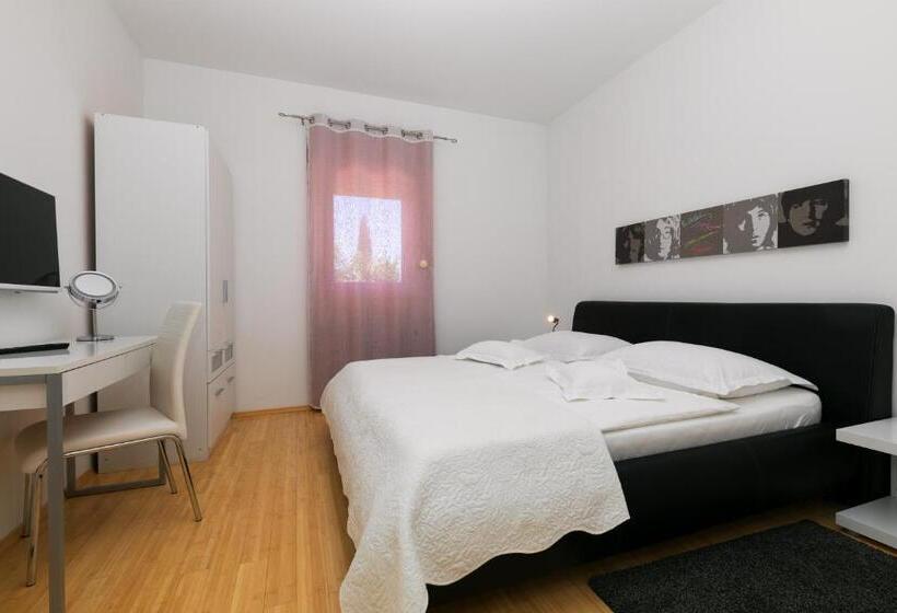 Апартаменты 1 Спальня Вид на Сад, Luxury Apartments Klara