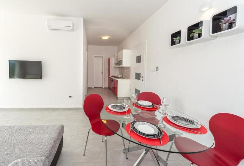 Апартаменты 1 Спальня Вид на Сад, Luxury Apartments Klara