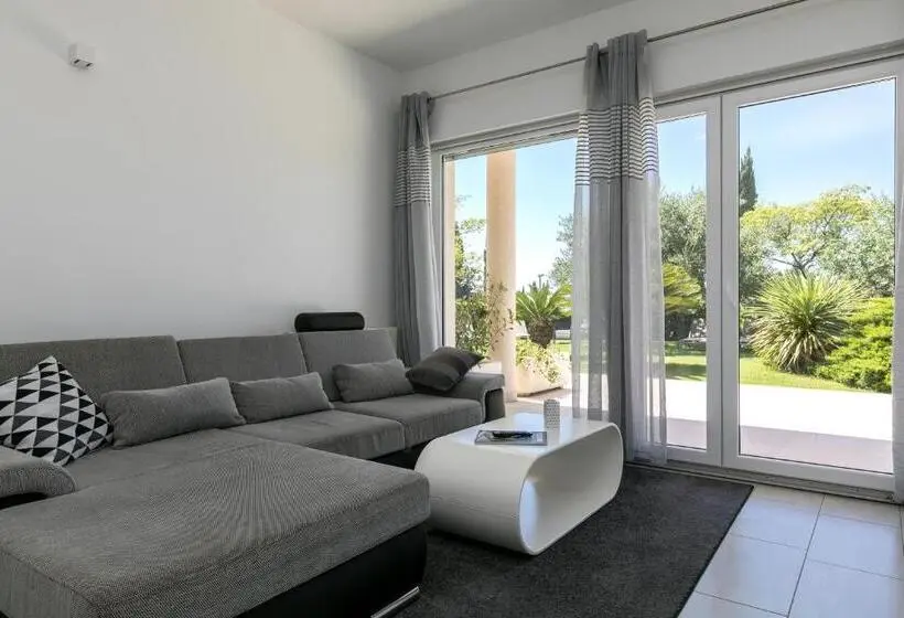Apartamento 1 Dormitorio Vista Jardín, Luxury Apartments Klara