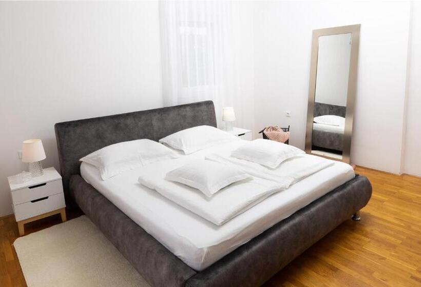 Номер Deluxe Вид на Море с Балконом, Luxury Apartments Klara