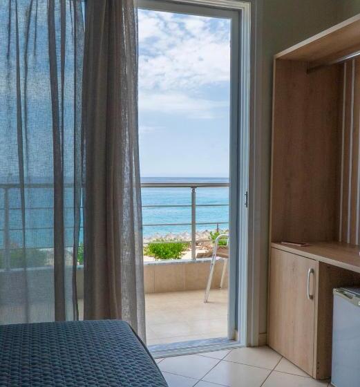 Triple Room Sea View, Rondo's