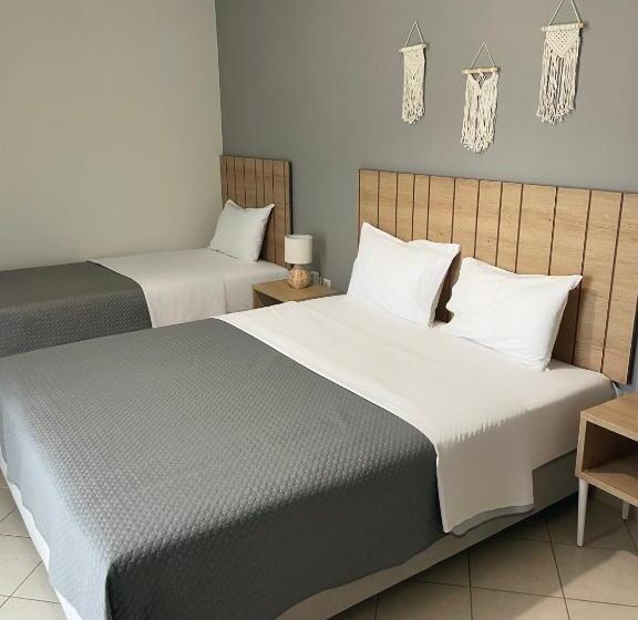 חדר סטנדרט לשלושה, Rondo's