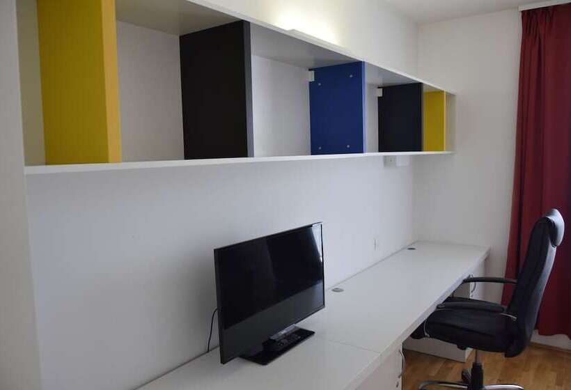 Quarto Comfort Individual, Rooms Dr. Franjo Tuđman Hostel