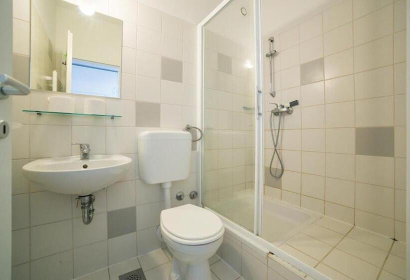 Quarto Superior, Rooms Dr. Franjo Tuđman Hostel