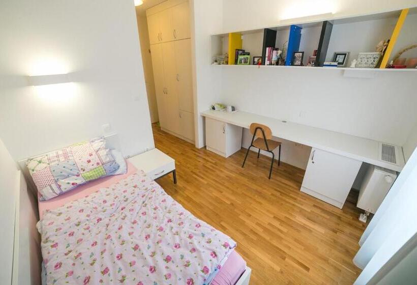 高级单人间, Rooms Dr. Franjo Tuđman   Hostel