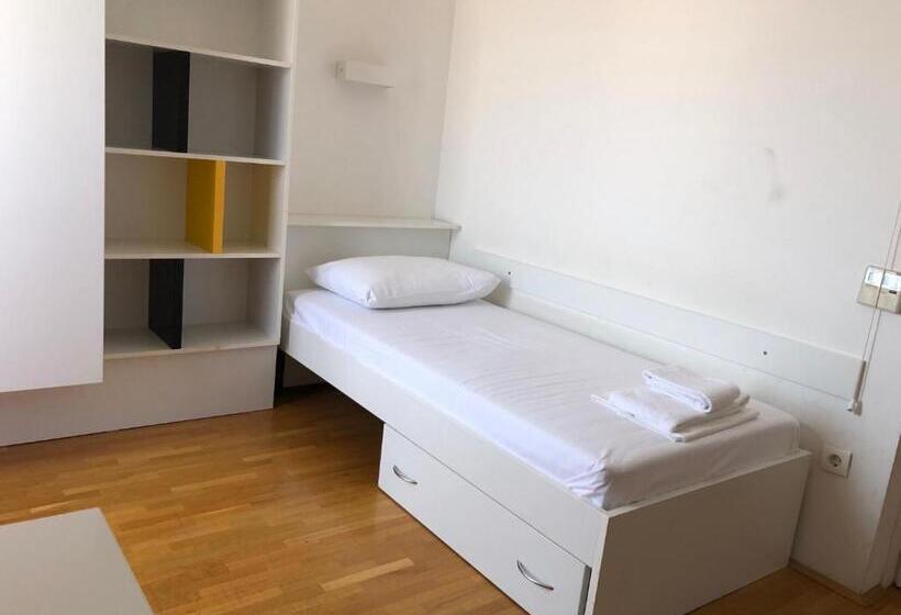 Quarto Estandar Individual para Deficientes Físicos, Rooms Dr. Franjo Tuđman Hostel